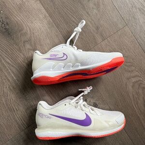 NikeCourt Air Zoom Vapor Pro White/Wild Berry/Bright Mango Wave W's Tennis shoes